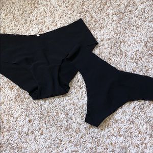 NWT Victoria’s Secret no-show panties (2)